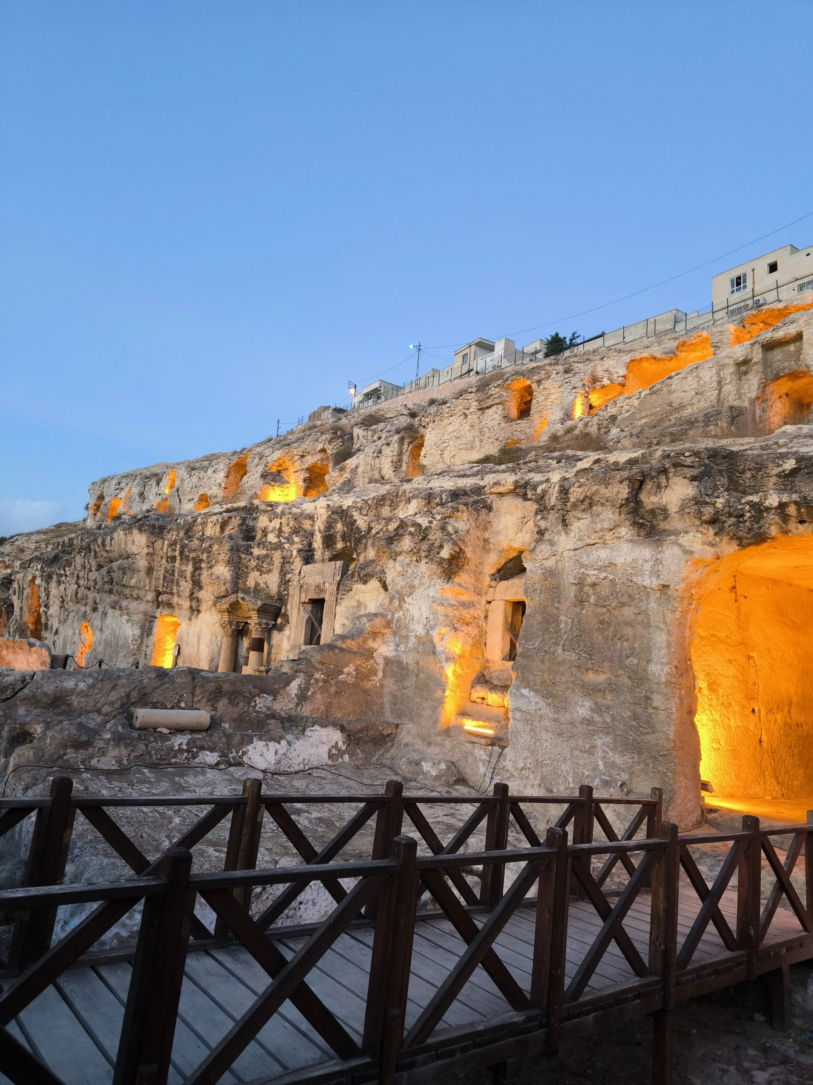 From Museums to Learning Communities... Rethinking Adult Education Through Cultural Heritage